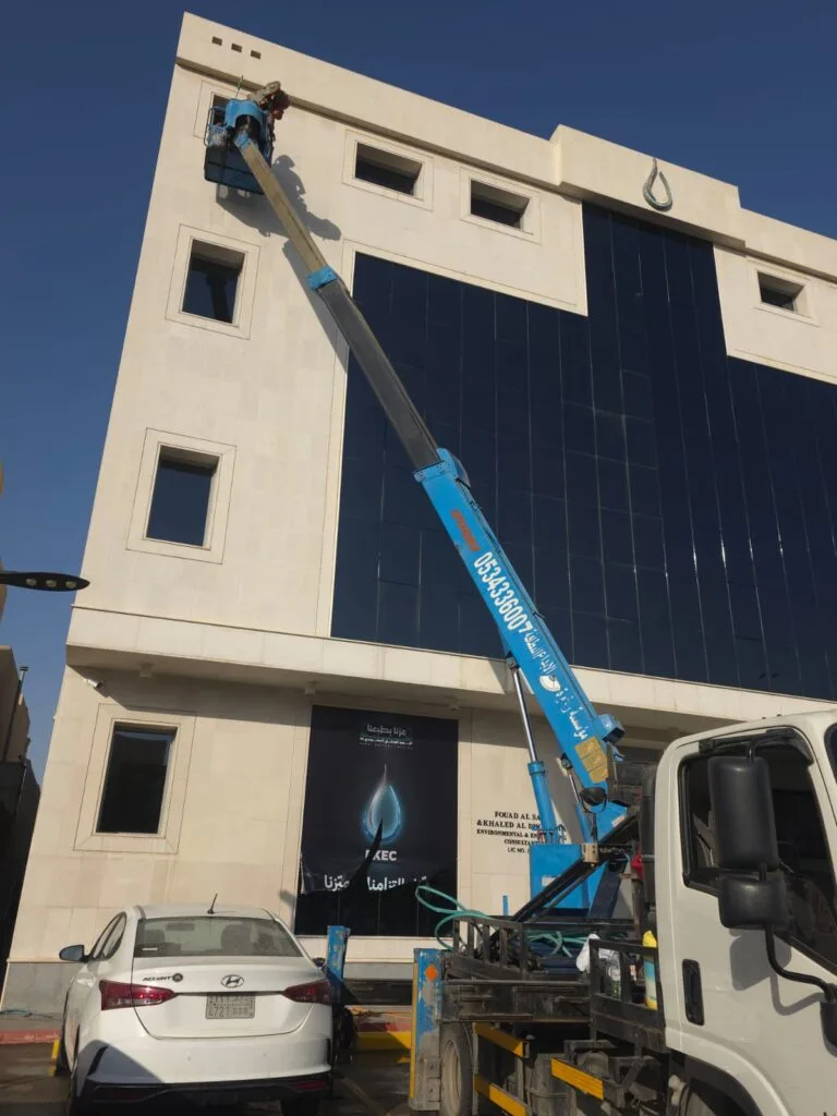 شركة تنظيف واجهات زجاج في الرياض